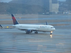 DELTA　B767到着②