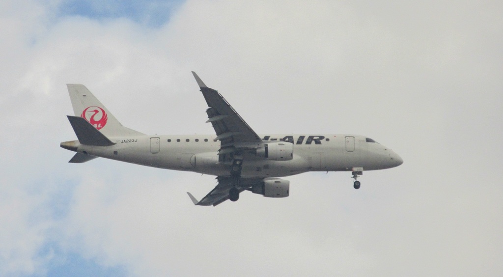 J-AIR  E170