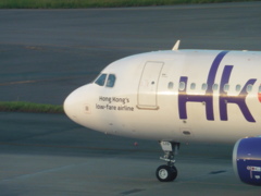 香港エクスプレス到着②