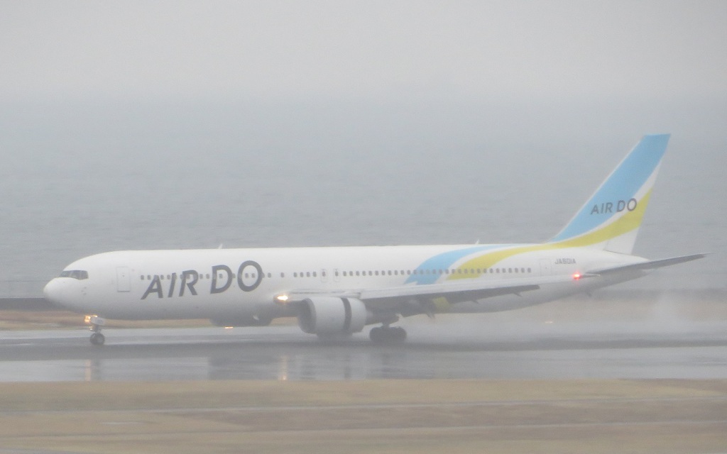 エアドウ　B767　羽田空港到着