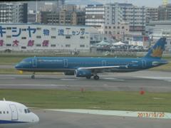 福岡空港でベトナム航空①