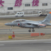 福岡空港にT-4訓練機着陸
