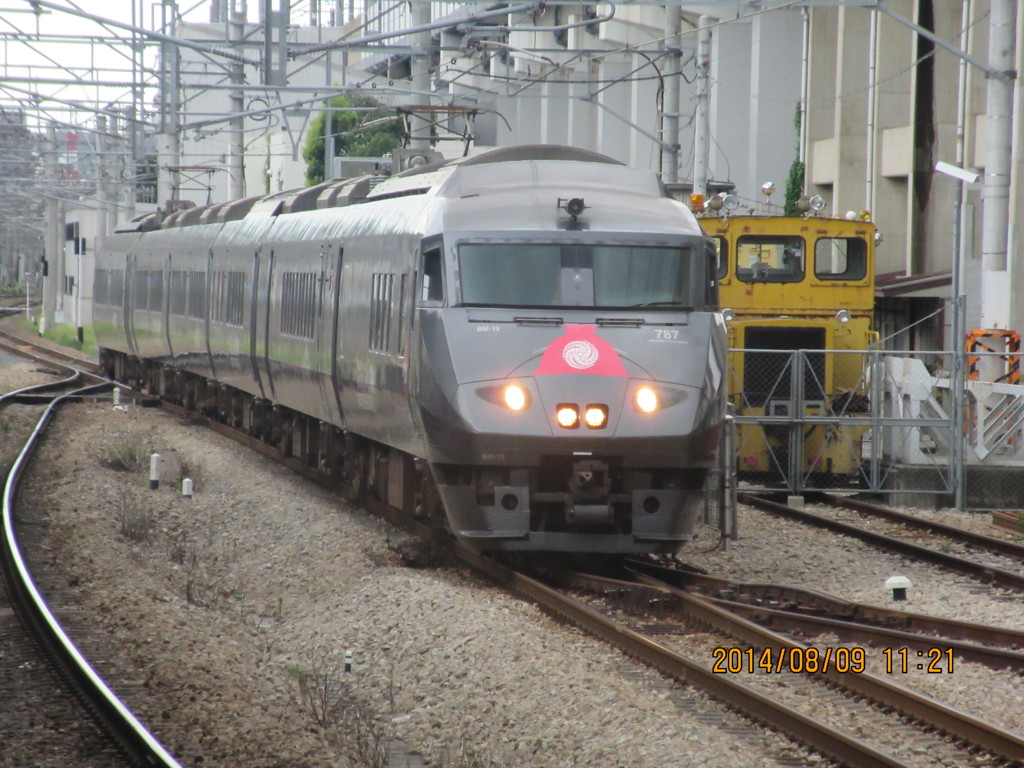 黒田官兵衛塗装の７８７系①