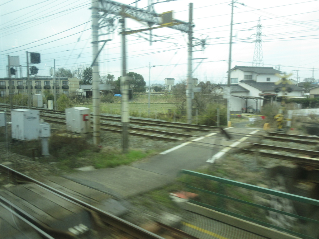 JRの車内から見える並行する西鉄の線路②