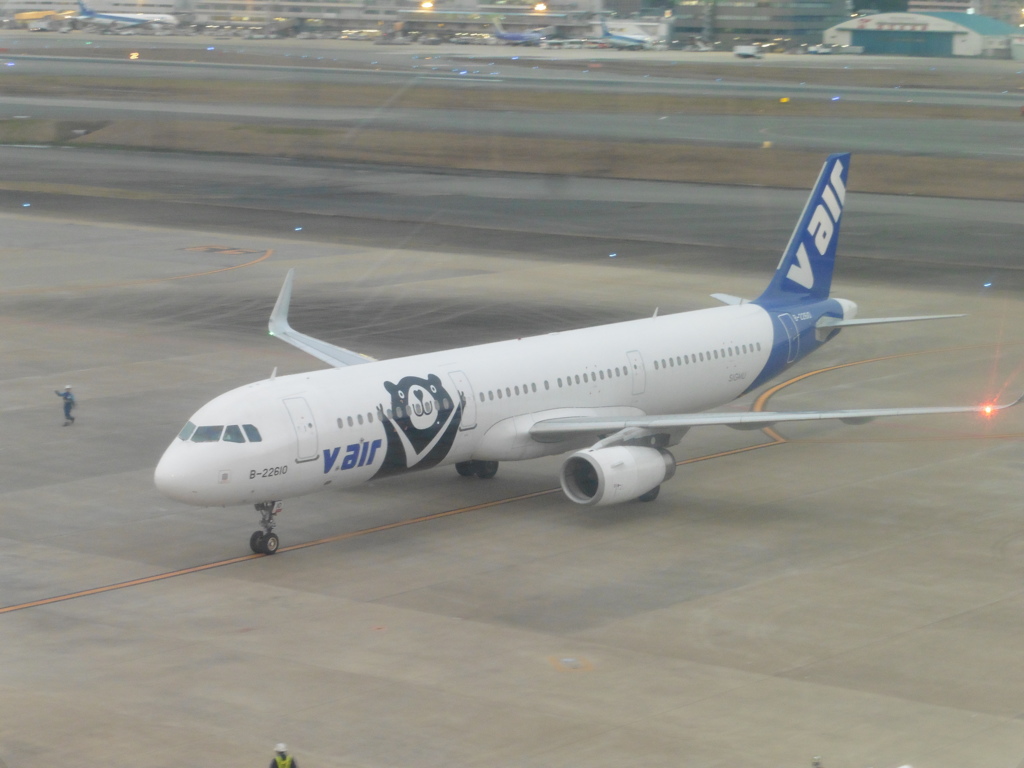 VエアのA321の到着