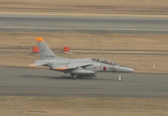T-4　76-5737飛来