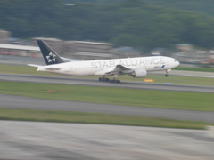 飛ぶＡＮＡ　B777-200