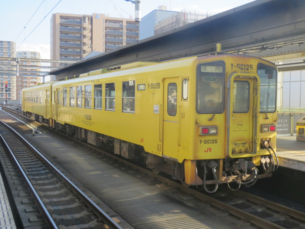 キハ125　大分駅にて