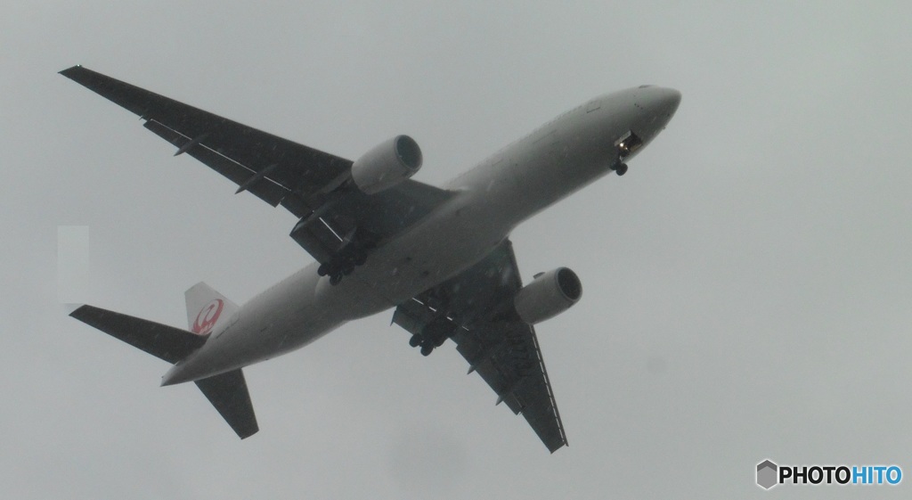 雨の中の着陸①