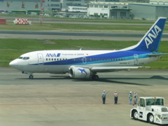 ANA　B737-500　JA358K出発