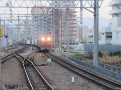 EF81-403貨物通過　①