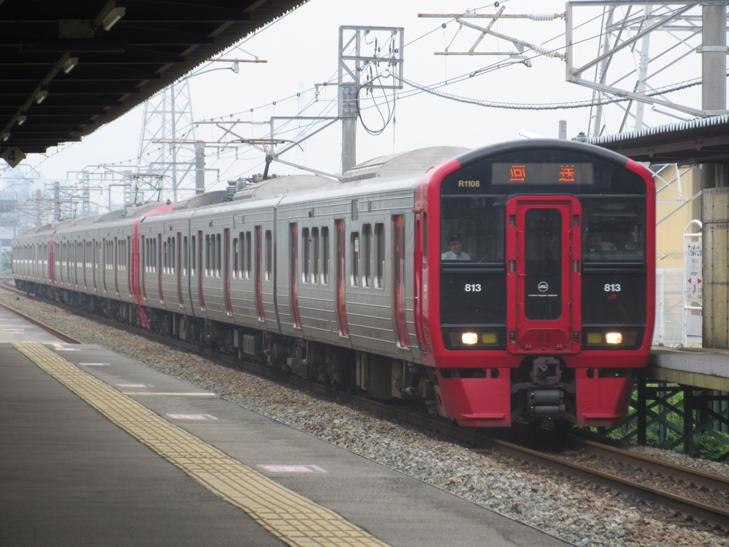 813系1100番台通過