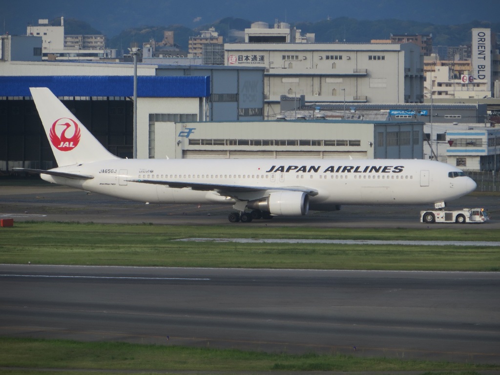 JAL767スポットへ移動