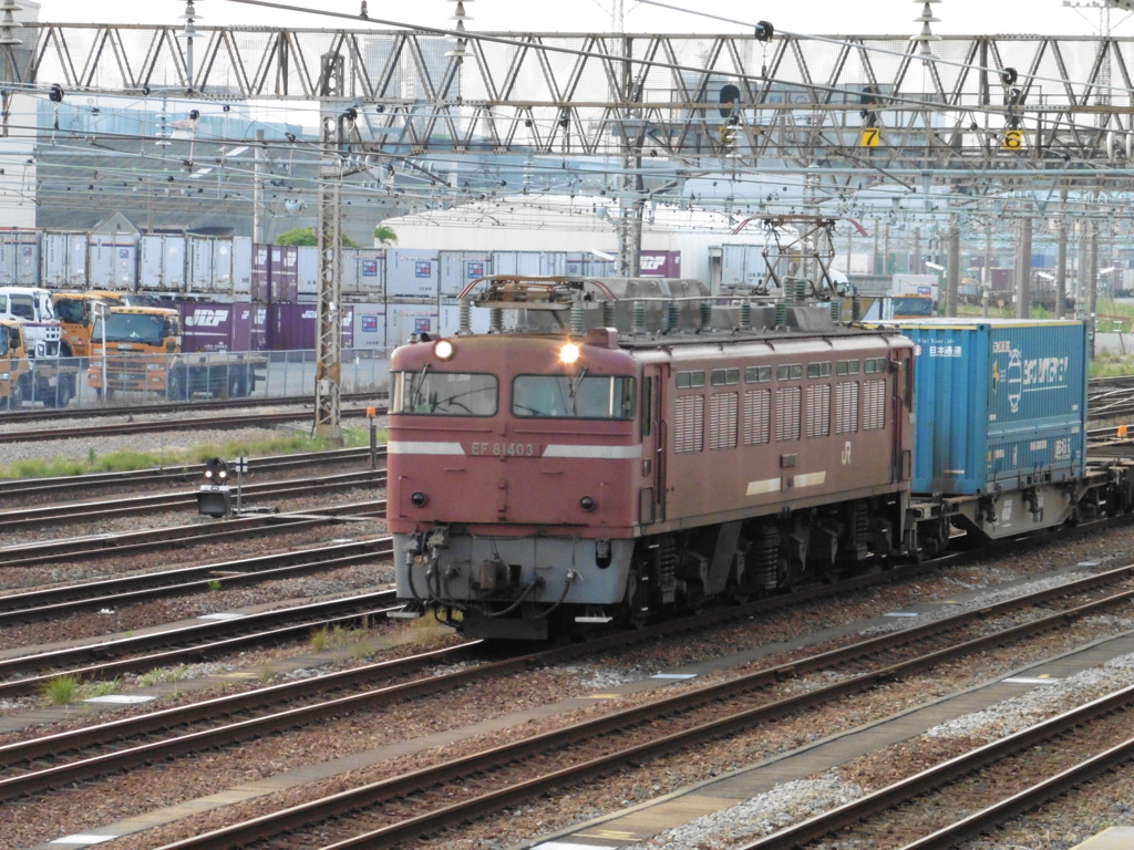 EF81-403貨物到着