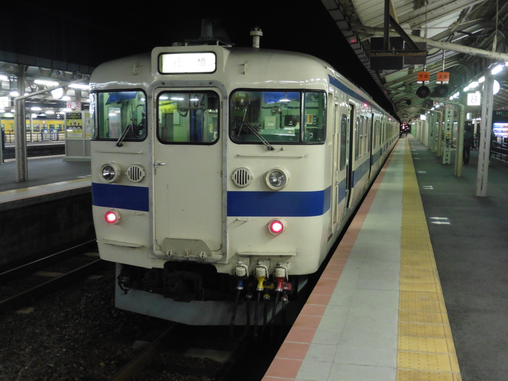 下関駅に停車中の４１５系１００番台