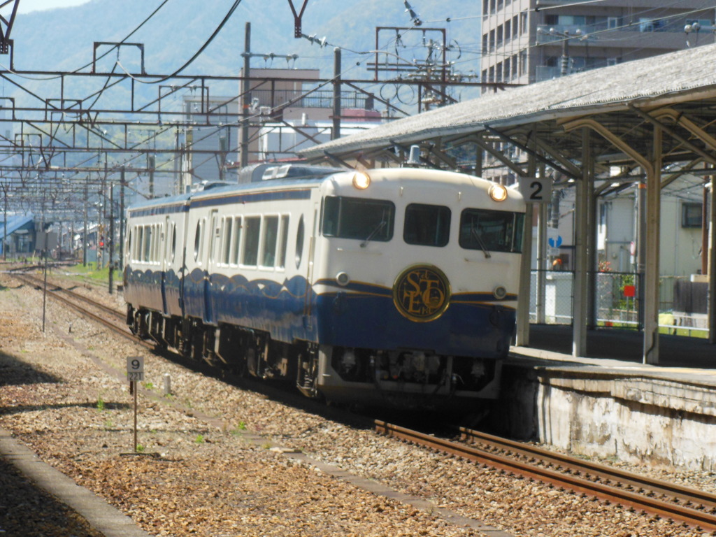 尾道駅に停車のキハ47のetSETOra　①