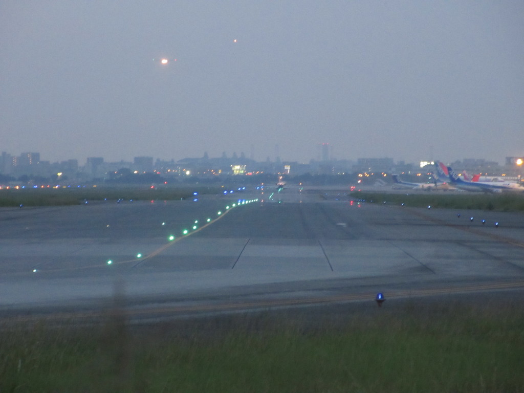 福岡空港誘導路