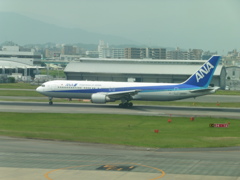 ANA　B767-300　JA8357離陸