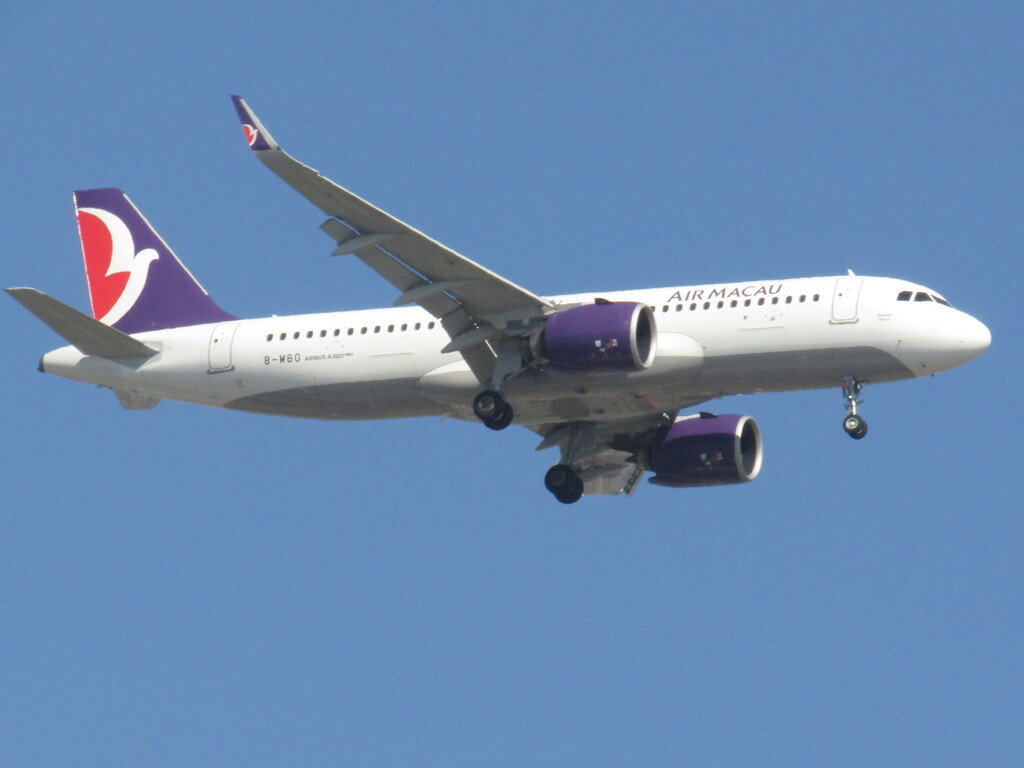 マカオ航空のランディング  B-MBO