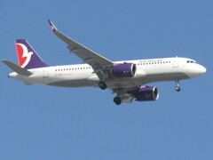 マカオ航空のランディング  B-MBO