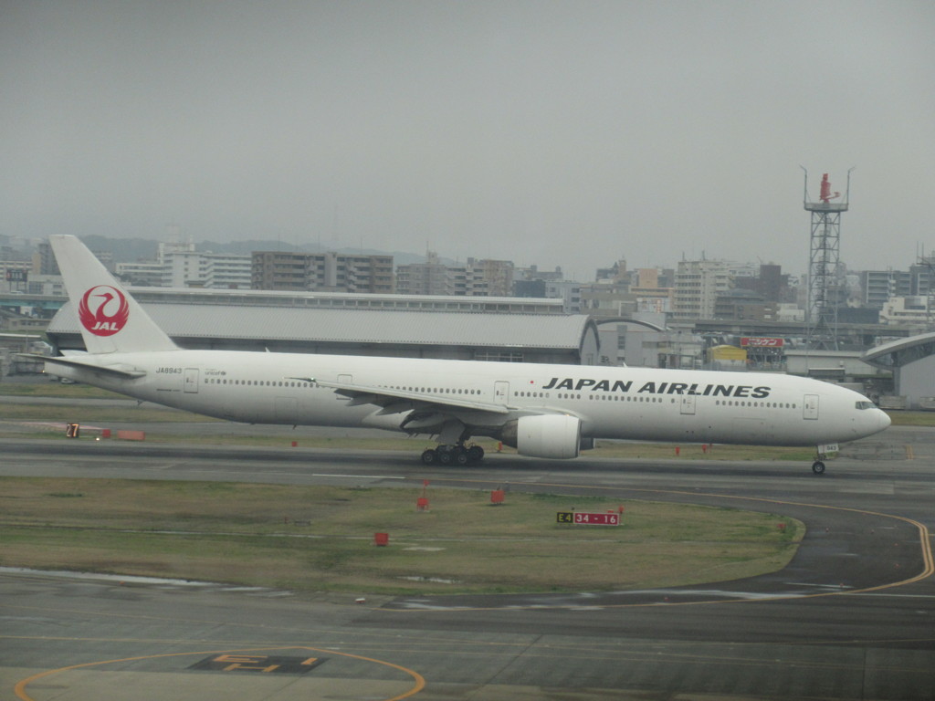 JAL  B777-300着陸
