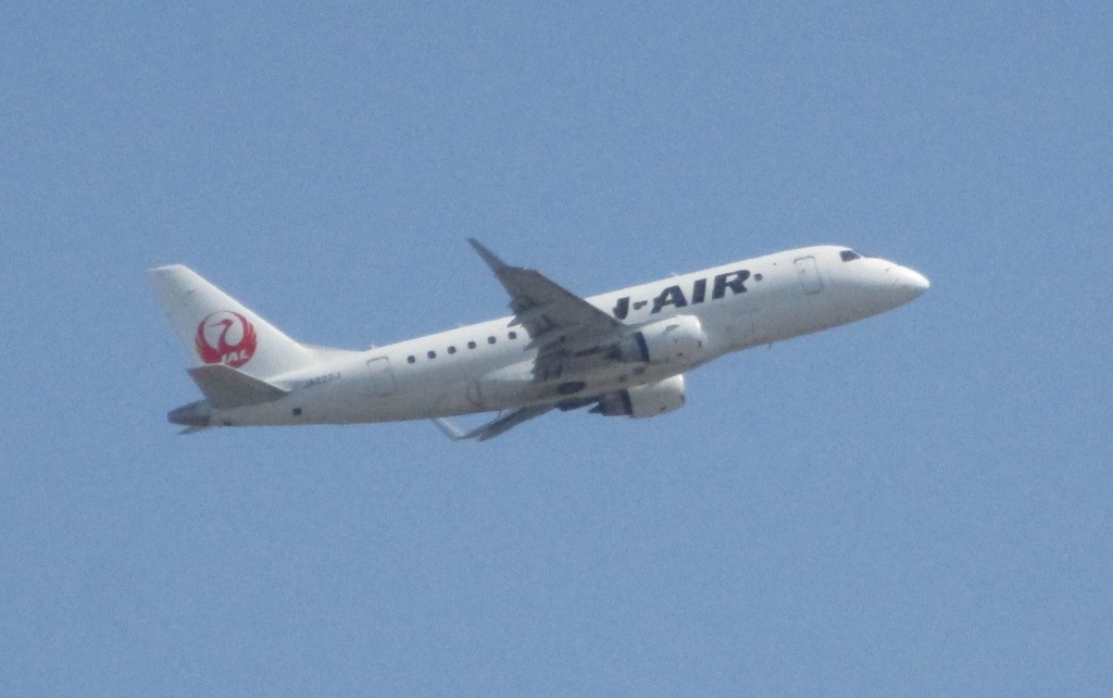 J-AIR  JA222J