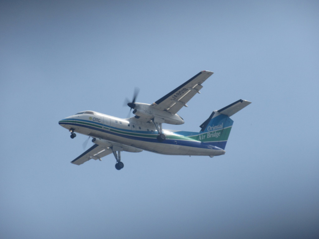 青空の下着陸①