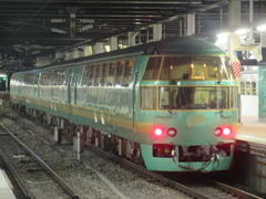 小倉駅停車中のゆふいんの森