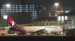 出発準備中のハワイアン航空B763