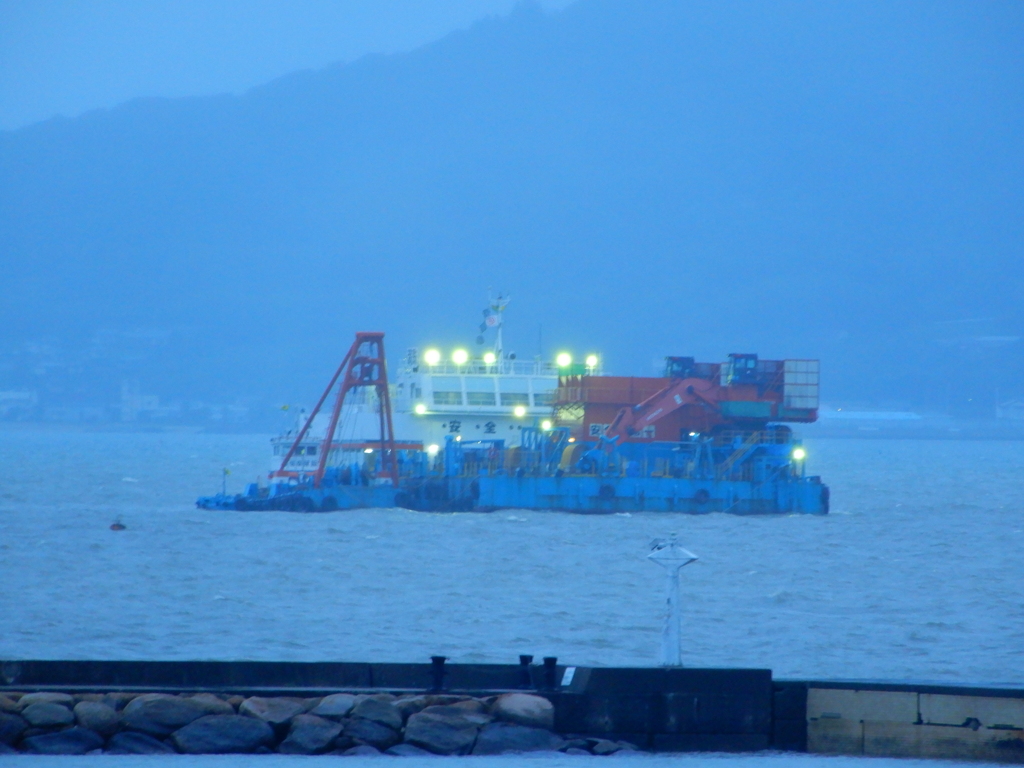 夕暮れの百道海岸より　④