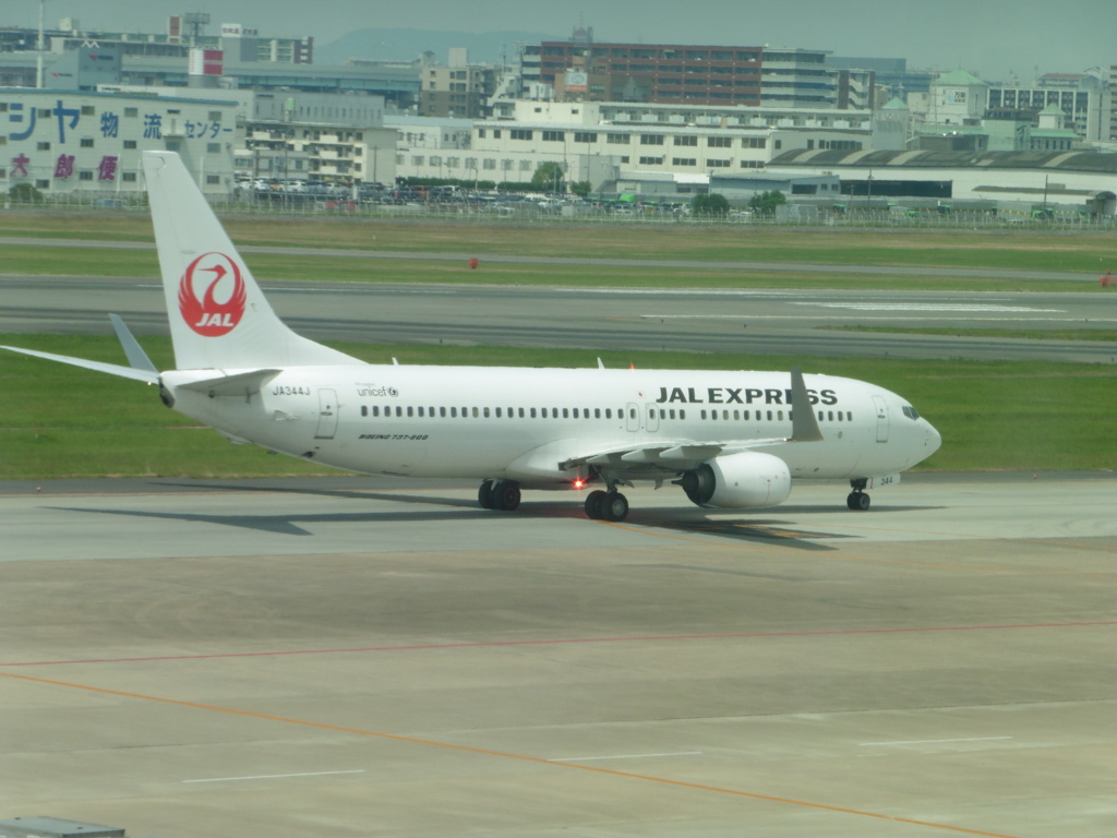 JAL　B737-800　JA344J到着