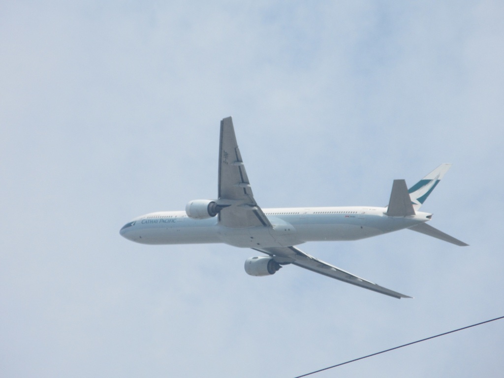 キャセイB777-300離陸