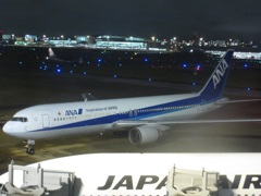 夜の空港にて⑫