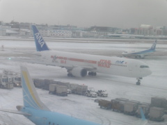 豪雪の福岡空港にて⑩