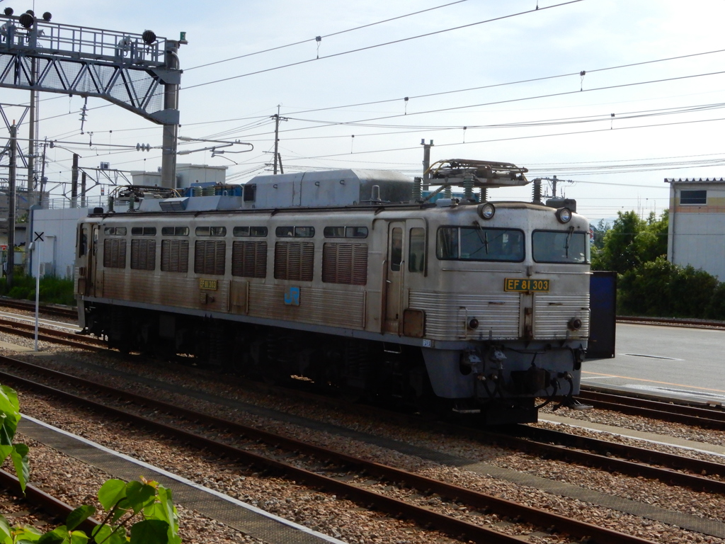 EF81-303　鳥栖貨物ターミナルにて　②