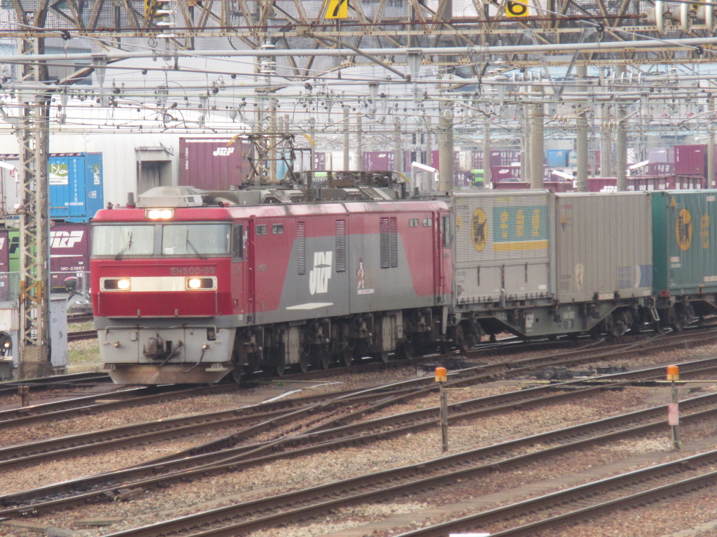 EF500-69貨物到着①