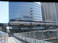 東京モノレールの走る光景①