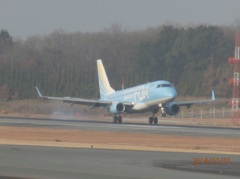 熊本空港に到着するFDA