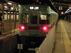 太宰府駅に停車中の西鉄電車
