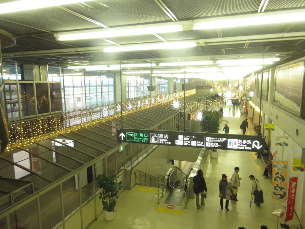 福岡空港国内線ターミナルのクリスマスイルミネーション
