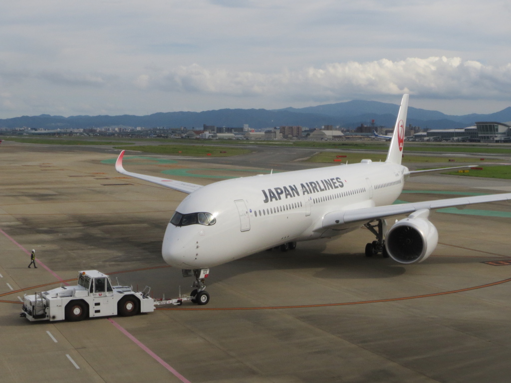 JAL  A350　福岡空港出発　④