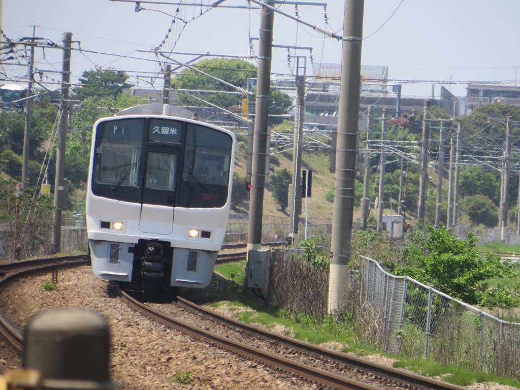 大宰府付近を走る811系