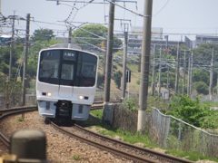 大宰府付近を走る811系