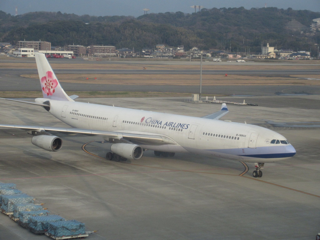 CHNINA　AIRLINE 　A340到着②