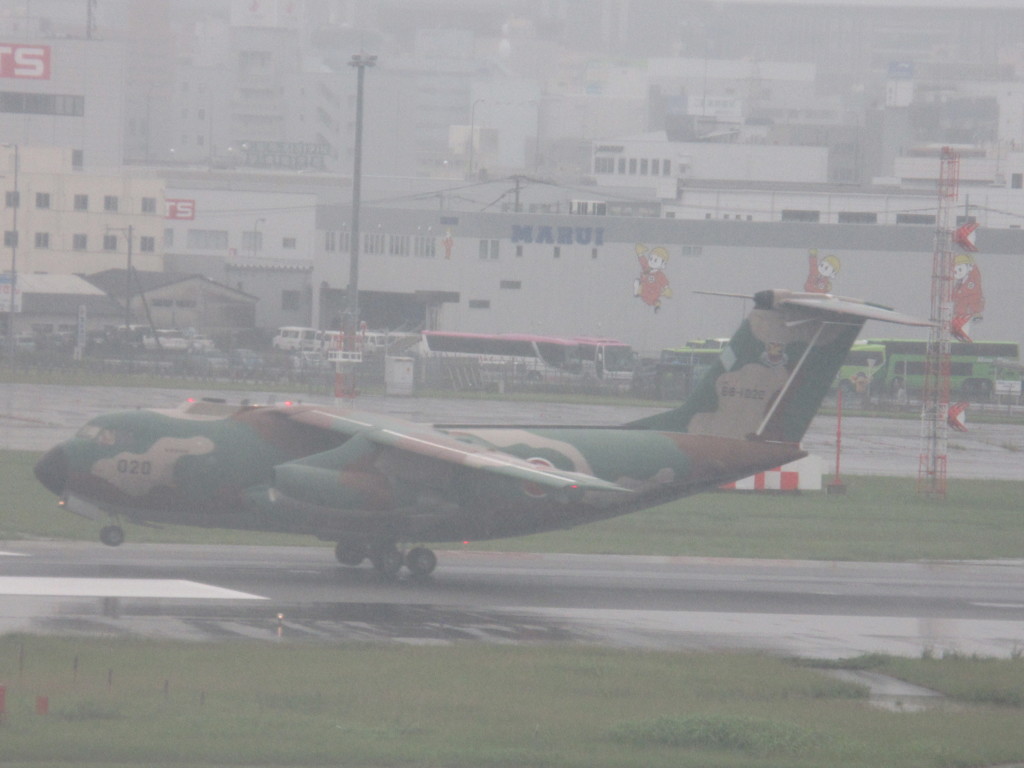 航空自衛隊C-1　68-1020着陸