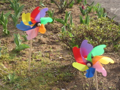 畑のおしゃれな風車