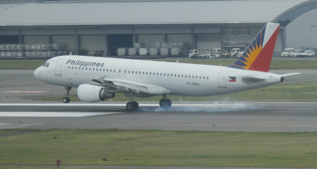 フィリピン航空A３２０到着