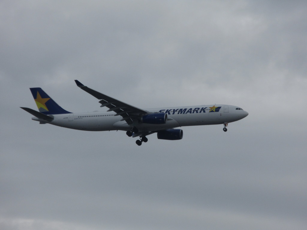 SKYMARK　A330　　JA330E