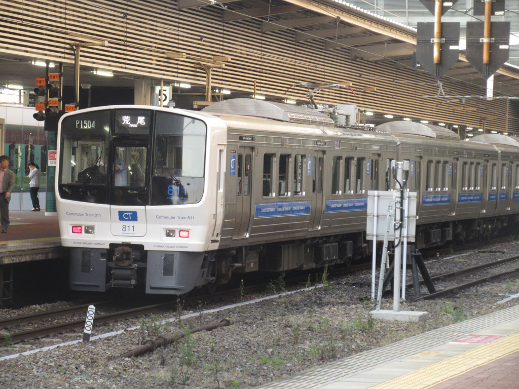朝の博多駅にて　811系P1504