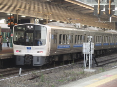 朝の博多駅にて　811系P1504